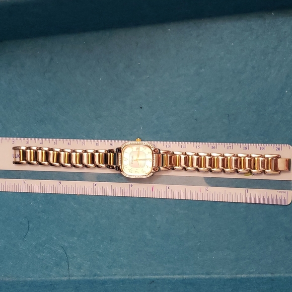 Pulsar two tone bracelet style wristwatch - Picture 2 of 3